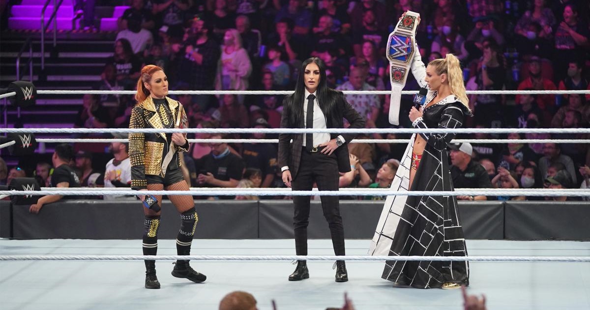 WWE Dettagli Sui Ring Attire Di Charlotte Flair E Becky Lynch A