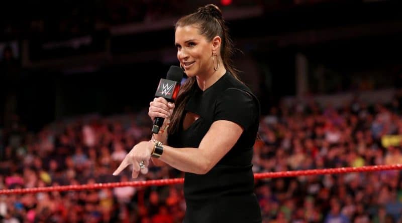 WWE: Stephanie McMahon Preannuncia I Women’s Tag Team Championship ...