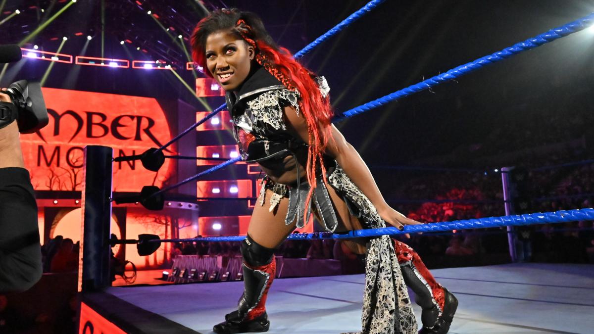 WWE: Nuovo Look Per Ember Moon (FOTO) | Spazio Wrestling